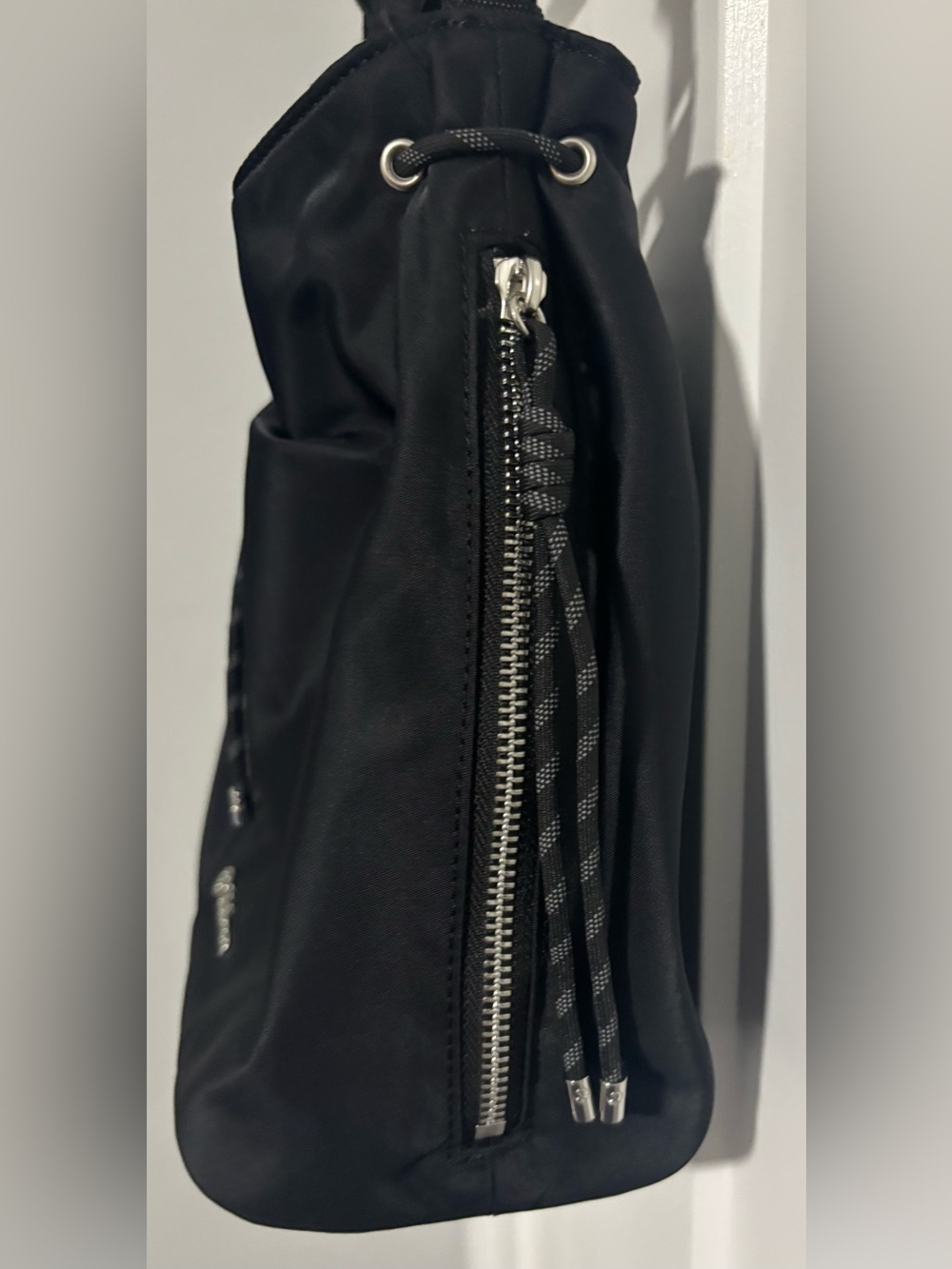 Lululemon Drawstring Bucket Bag - Picture 3 of 8